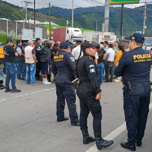 bloqueo-ruta-pacifico-emisoras-unidas-scaled-1.jpg ,