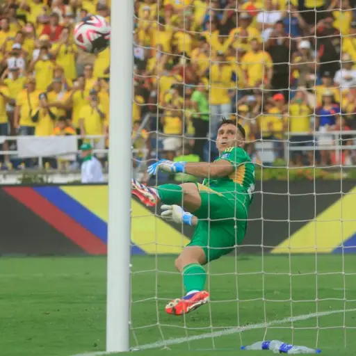 emiliano-dibu-martinez-1.webp ,