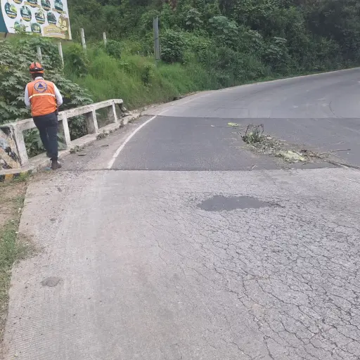 Conred-con-hundumiento-en-ruta-a-Ciudad-Quetzal-2.jpg ,