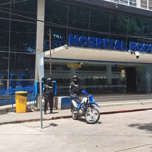 Sede-del-Hospital-Roosevelt-con-vigilancia-en-el-ingreso.jpeg ,