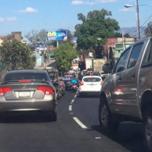 Complicaciones-por-trafico-ante-toque-de-queda.png ,