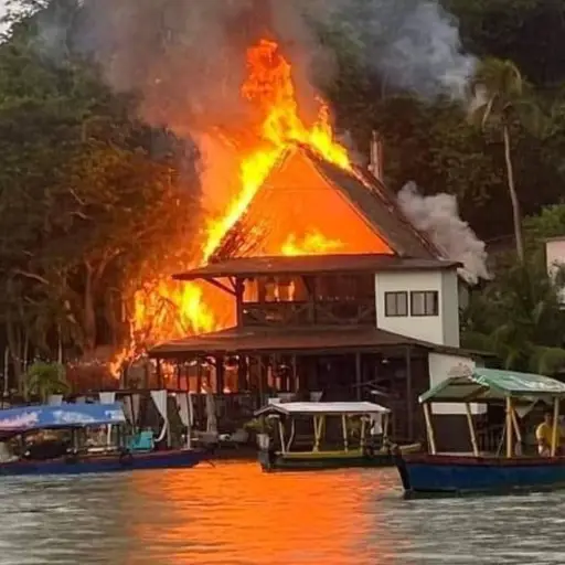 Incendio-en-hotel-de-Peten-web-1-1.jpg ,