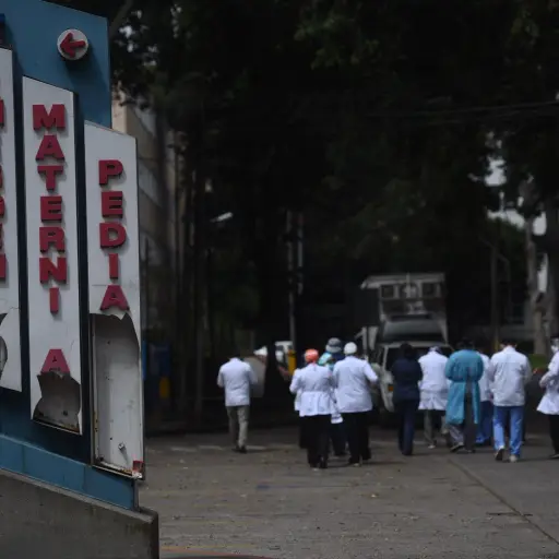 medicos-hospital-roosevelt-audiencia-presidente-ministra-emisoras-unidas6.jpg ,
