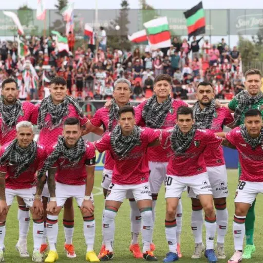jugadores-del-palestino-portesta-octubre-2024.webp ,