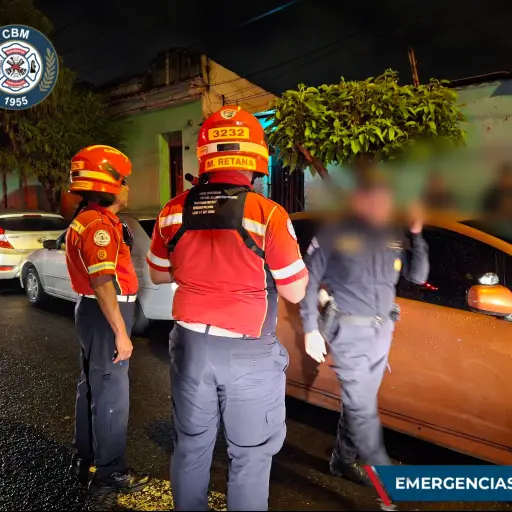 cadaveres-vehiculo-zona-10-emisoras-unidas.jpg ,