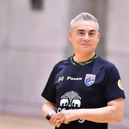 miguel-rodrigo-tecnico-de-tailandia-denunciado-mundial-de-futsal-octubre-2024.webp ,