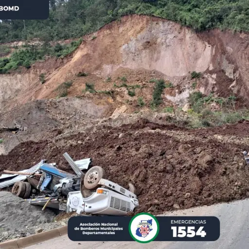 deslizamiento-quiche-personas-soterradas-emisoras-unidas.jpg ,