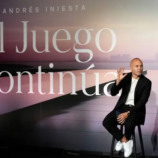 andres-iniesta-se-retira-como-futbolista-octubre-2024-1.webp ,