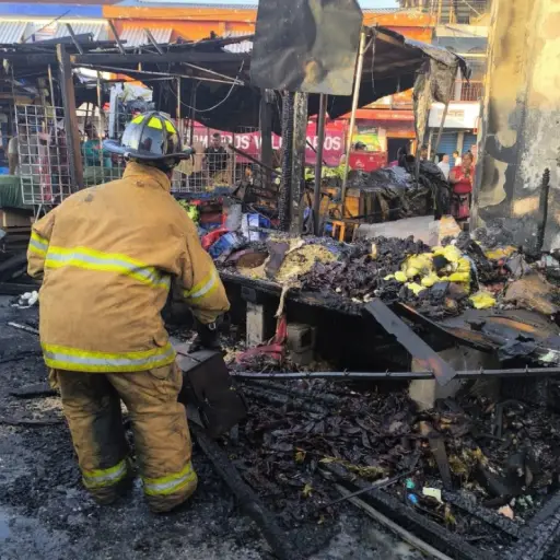 incendio-mercado-morales-izabal-emisoras-unidas.jpg ,