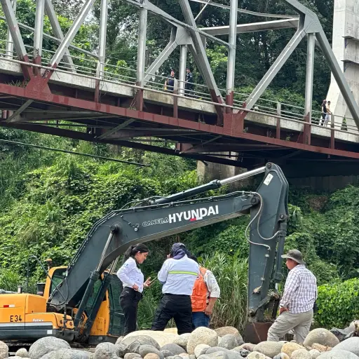 Puente-Nahualate-en-reparacion-foto-Gobernacion-Departamental.jpg ,