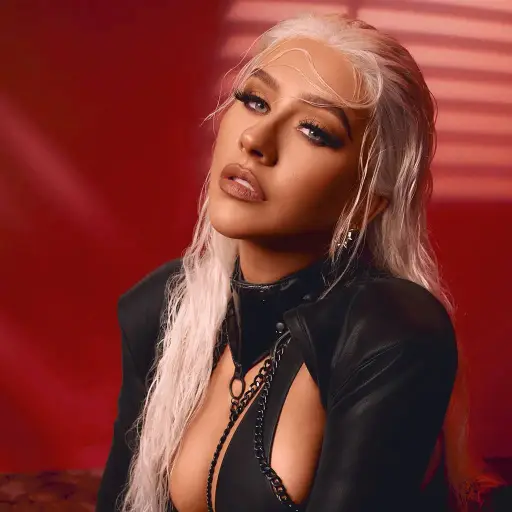 Christina-Aguilera.webp ,