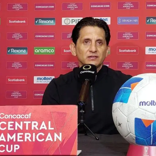 ronald-gonzlaez-conferencia-de-prensa-pospartido-copa-centroamericana-octubre-2024-1.webp ,