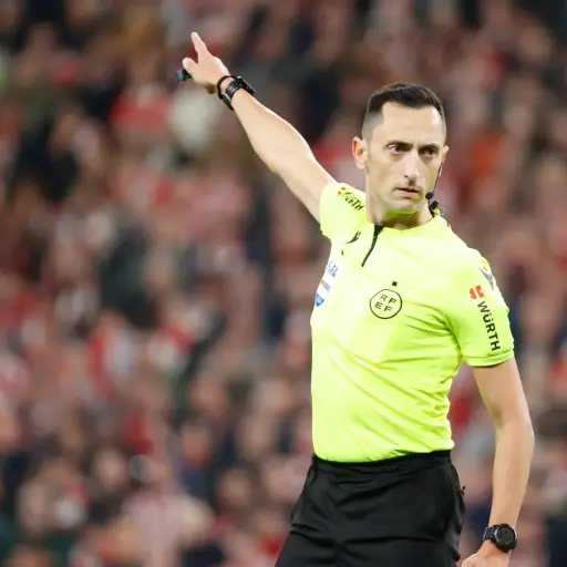 jose-maria-sanchez-dirigira-el-clasico-espanol-octubre-2024-scaled-1.webp ,