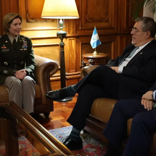 presidente-bernardo-arevalo-jefa-comando-sur-emisoras-unidas.jpg ,