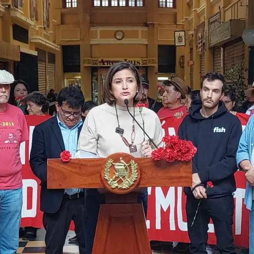 Vicepresidenta-Karin-Herrera-desde-el-lugar-donde-fue-asesinado-Oliverio-Castaneda-de-Leon.jpg ,