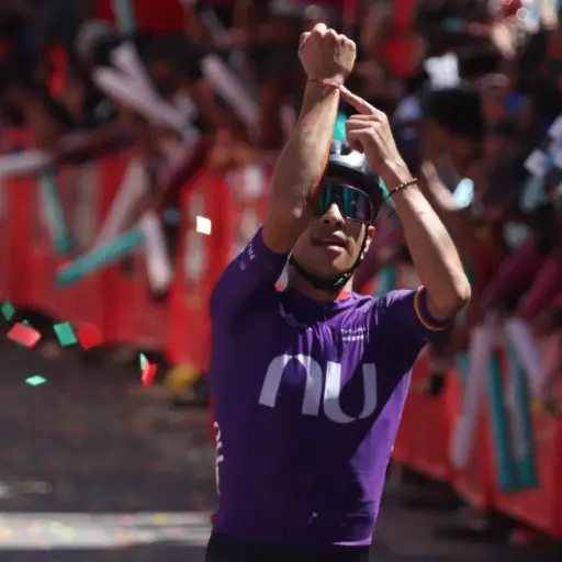 jhonatan-chaves-nu-colombia-scaled-1.jpg ,