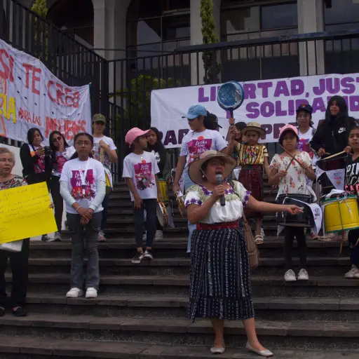 coordinadora-mujeres-protesta-tribunales-emisoras-unidas2-scaled-1.jpg ,