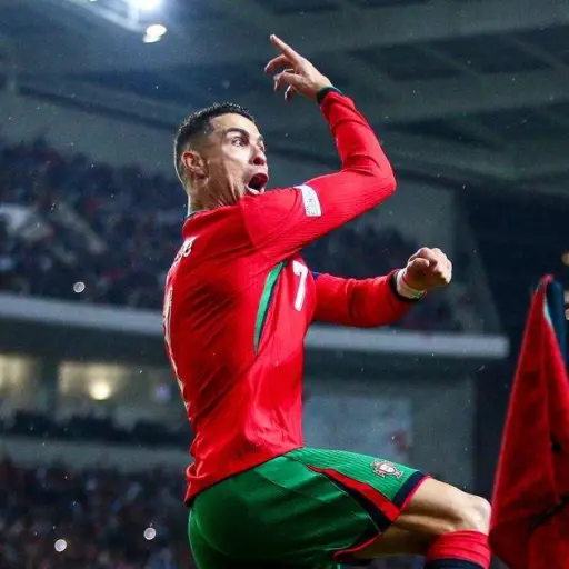 cristiano-ronaldo-gol-de-chilena-noviembre-2024-1.webp ,