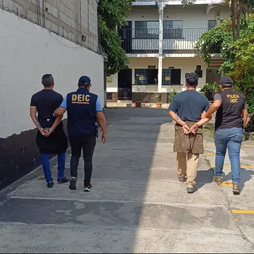 capturados-hurto-medicamentos-hospital-amatitlan-emisoras-unidas.jpg ,