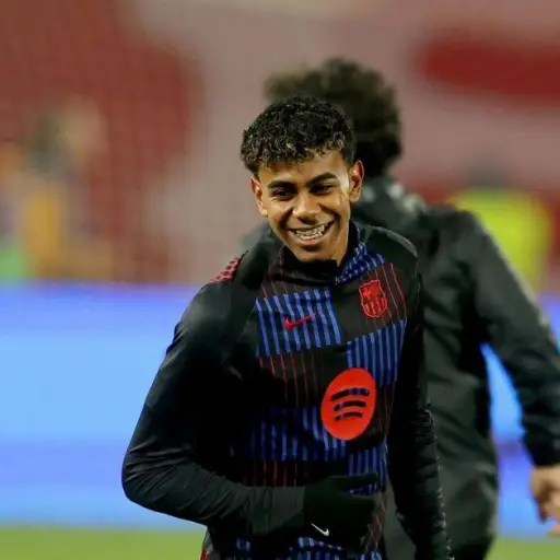lamine-yamal-baja-con-barcelona-noviembre-2024.webp ,