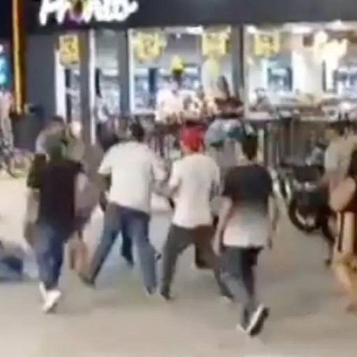 videos-muestran-pelea-gasolinera-ruta-atlantico.webp ,