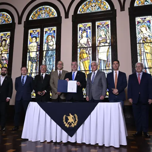 guatemala-firma-declaracion-chapultepec-libertad-prensa-emisoras-unidas.jpg ,