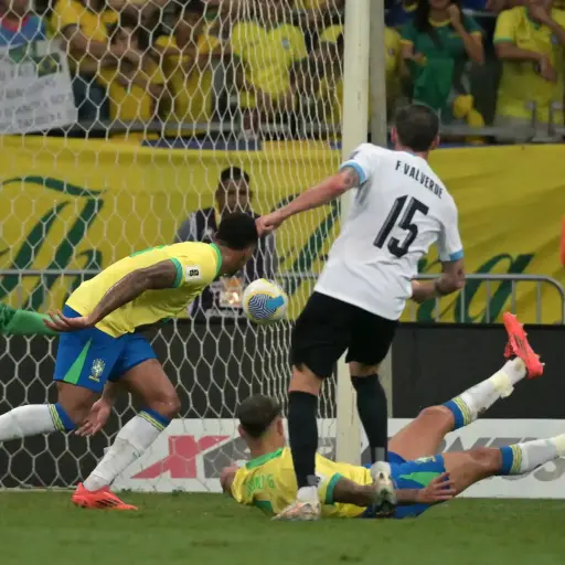 brasil-uruguay-eliminatorias-sudamericanas-noviembre-2024-scaled-1.webp ,