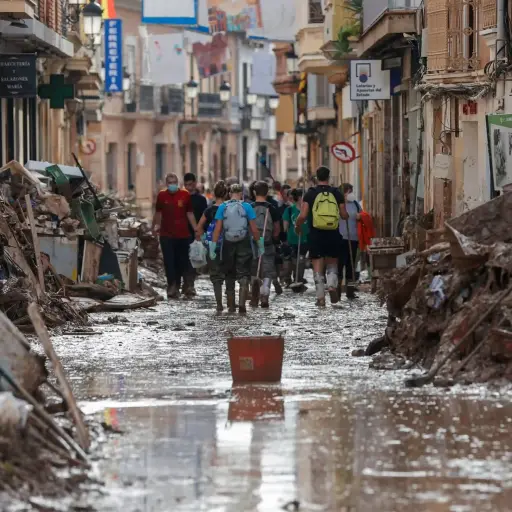 barcelona-ofrece-apoyo-economico-a-comunidades-valencianas-noviembre-2024-scaled-1.webp ,