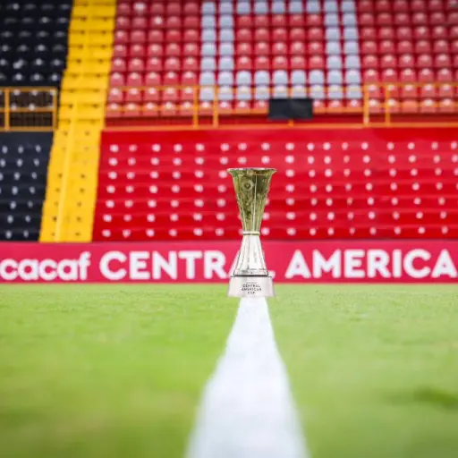 copa-centroamericana-trofeo.webp ,