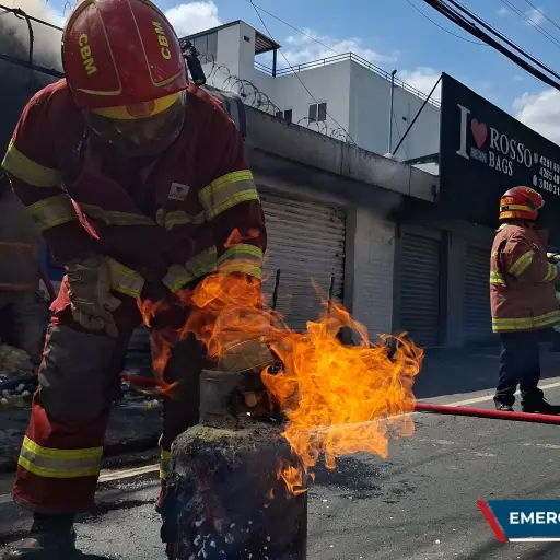 incendio-consume-tienda-de-zona-11-3.jpg ,