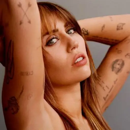 Harpers-Bazaar-Miley-Cyrus.png ,