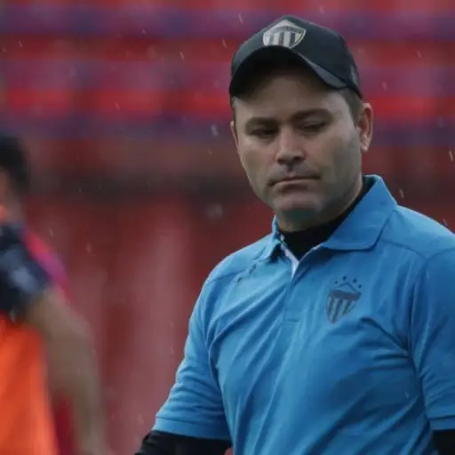 javier-lopez-tecnico-de-antigua-apertura-2024-noviembre-2024-1.webp ,