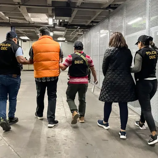 capturados-visas-falsas-embajada-emisoras-unidas.jpg ,