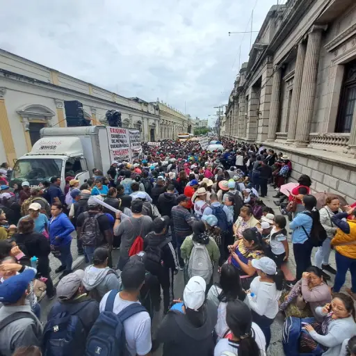 manifestacion-maestros-guatemala-emisoras-unidas71.jpg ,