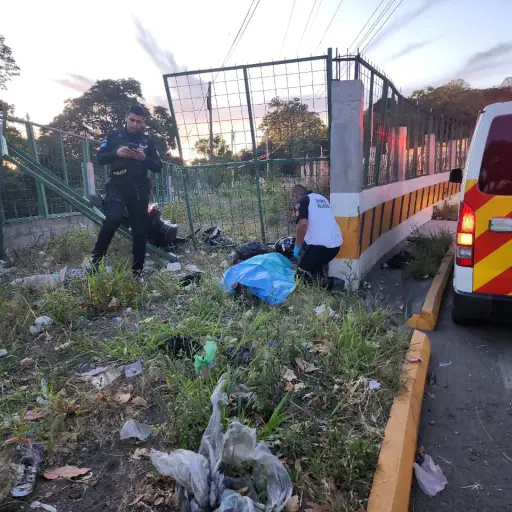 accidente-motorista-ruta-el-salvador-emisoras-unidas.jpg ,
