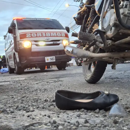 motorista-muere-accidente-mixco-emisoras-unidas-scaled-1.jpg ,