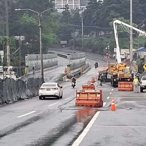 trabajos-en-la-carretera-al-pacifico.jpeg ,