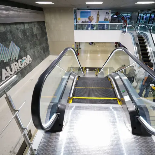 Gradas-electricas-del-Aeropuerto-La-Aurora.jpg ,