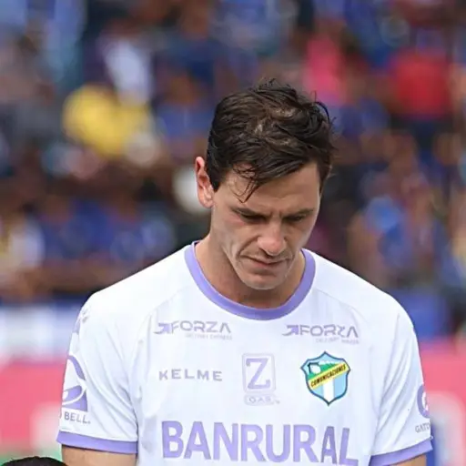 diego-casas-penalti-fallado-ante-coban-imperial-diciembre-2024.webp ,