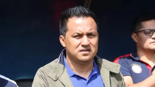 Amarini Villatoro, dirigiendo un partido entre Municipal y Xelajú en 'El Trébol' - Alex Meoño