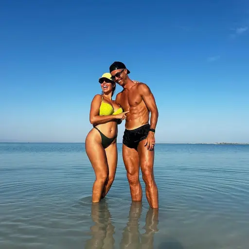 Cristiano Ronaldo y Georgina Rodríguez en la playa - instagram @cristiano