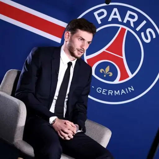 Khvicha Kvaratskhelia, nuevo jugador del PSG - PSG