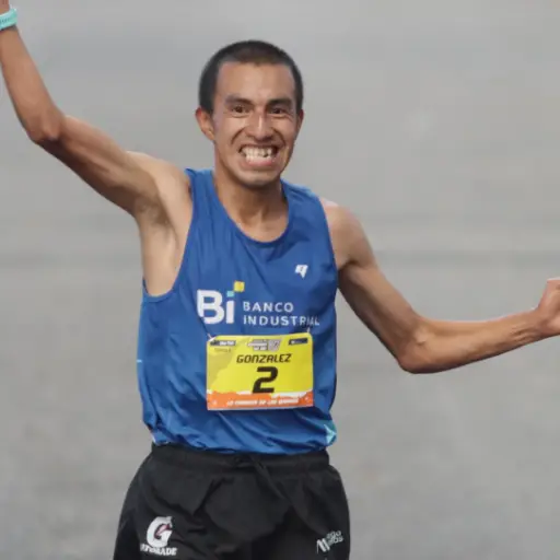 Alberto González y Viviana Aroche ganan la Max Tott 2025 - Alex Meoño