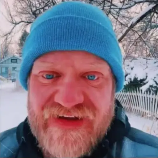 Granjero estadounidense denuncia desaparición de trabajadores migrantes: Eran como mis hermanos ,Captura de video