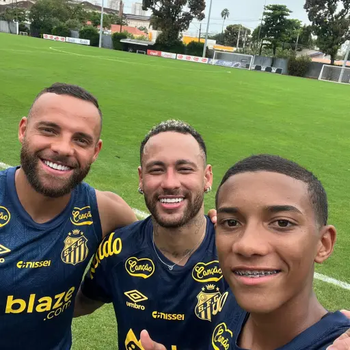 Neymar llega en helicóptero a su primer entreno con Santos - Santos FC