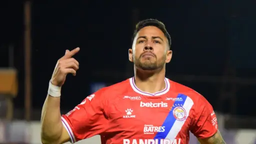 Pedro Báez lidera la tabla de los goleadores del Clausura 2025 