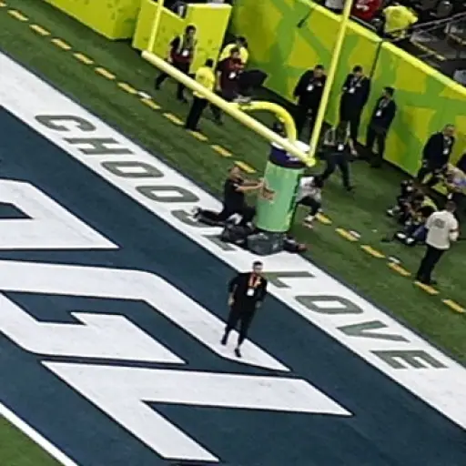 Mensaje en zona de gol del Caesars Superdome de Nueva Orleans