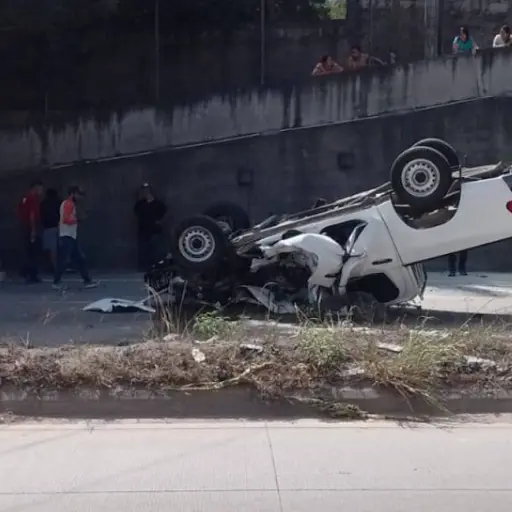 Picop se accidenta en ruta al Atlántico.  ,Redes sociales.
