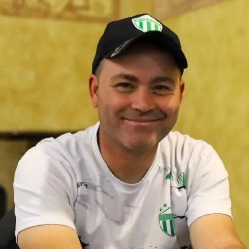 Javier López explicó que regresa a Guatemala, aunque no dio más detalles 