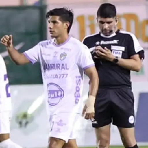 Comunicaciones ganó a Xinabajul gracias al tanto de Jesús López